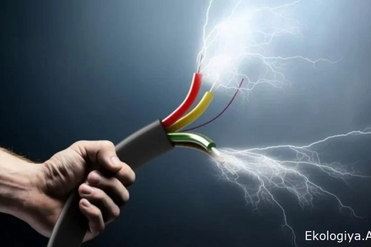 Biləsuvarda 25 yaşlı kişini elektrik cərəyanı vuraraq öldürüb Biləsuvarda 25 yaşlı kişini elektrik cərəyanı vuraraq öldürüb
