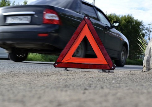 Biləsuvarda yük və minik avtomobilləri toqquşub, xəsarət alanlar var Biləsuvarda yük və minik avtomobilləri toqquşub, xəsarət alanlar var