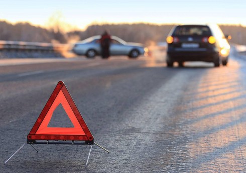 Biləsuvarda yol qəzası olub, 3 nəfər yaralanıb Biləsuvarda yol qəzası olub, 3 nəfər yaralanıb