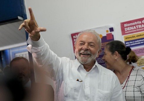 Braziliyada keçirilən prezident seçkilərində solçu Lula da Silva qalib gəlib Braziliyada keçirilən prezident seçkilərində solçu Lula da Silva qalib gəlib