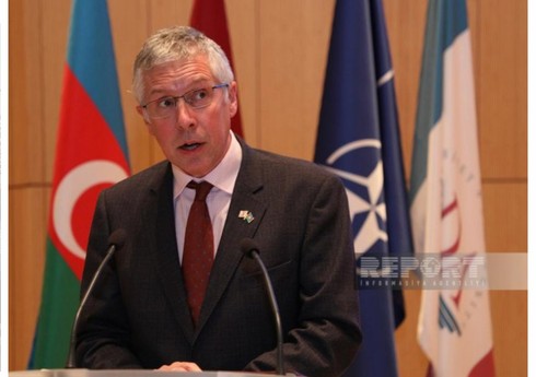 Britaniya səfiri Tərtərdə üç nəfərin minaya düşərək həlak olmasına görə başsağlığı verib Britaniya səfiri Tərtərdə üç nəfərin minaya düşərək həlak olmasına görə başsağlığı verib