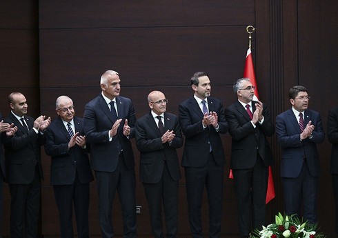 Bu gün Türkiyədə Nazirlər Kabinetinin yeni tərkibdə ilk iclası keçiriləcək Bu gün Türkiyədə Nazirlər Kabinetinin yeni tərkibdə ilk iclası keçiriləcək