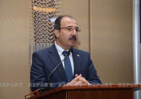 Cahit Bağçı Zəfər Günü münasibətilə Şəhidlər xiyabanını ziyarət edib Cahit Bağçı Zəfər Günü münasibətilə Şəhidlər xiyabanını ziyarət edib