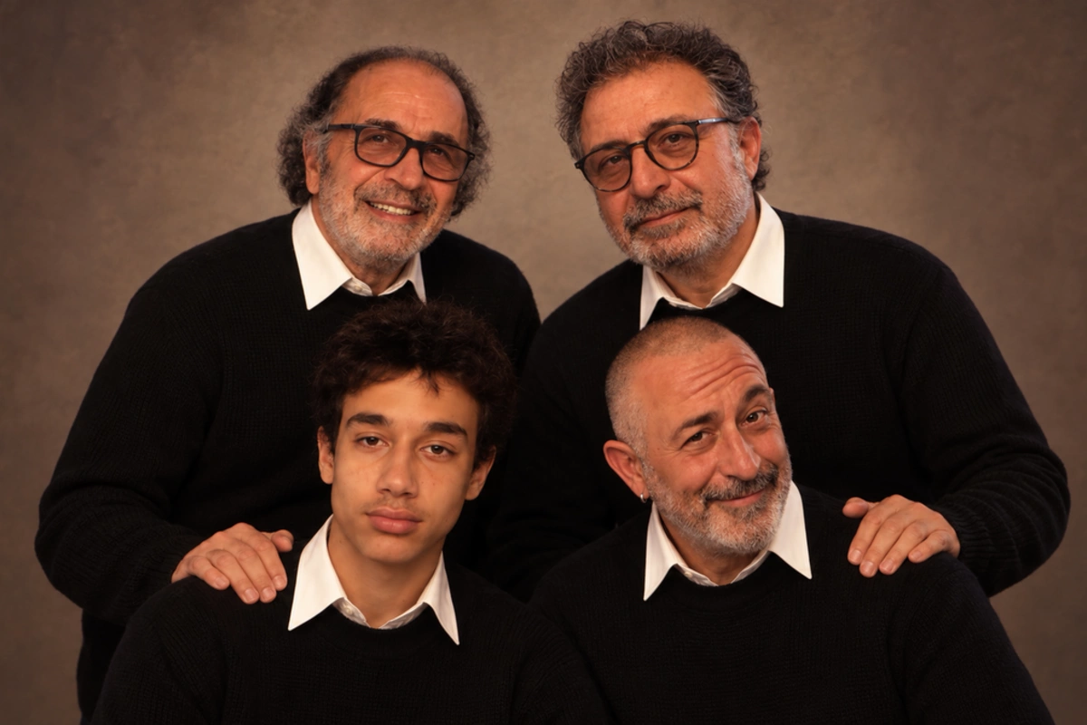 Cem Yılmaz ilk dəfə atası, qardaşı və oğlu ilə fotosunu paylaşdı Cem Yılmaz ilk dəfə atası, qardaşı və oğlu ilə fotosunu paylaşdı