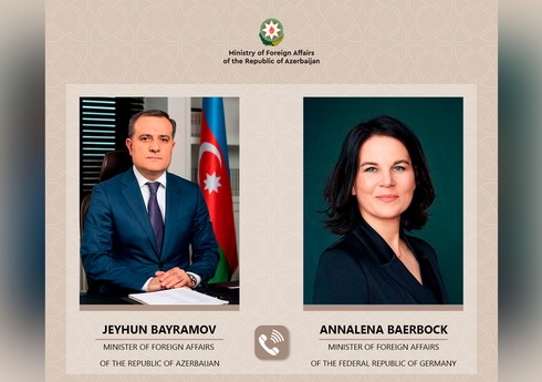 Ceyhun Bayramov Berboku Ermənistanla sülh prosesində fikir ayrılıqları barədə məlumatlandırıb Ceyhun Bayramov Berboku Ermənistanla sülh prosesində fikir ayrılıqları barədə məlumatlandırıb
