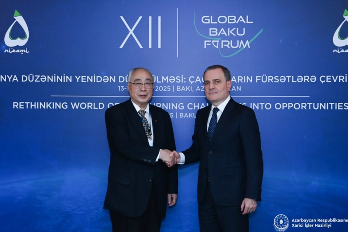 Ceyhun Bayramov Çinin Avropa məsələləri üzrə sabiq nümayəndəsi ilə regional məsələləri müzakirə edib Ceyhun Bayramov Çinin Avropa məsələləri üzrə sabiq nümayəndəsi ilə regional məsələləri müzakirə edib