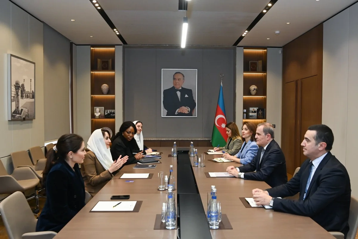 Ceyhun Bayramov Dima Əl-Yahyanın rəhbərlik etdiyi nümayəndə heyəti ilə görüşüb Ceyhun Bayramov Dima Əl-Yahyanın rəhbərlik etdiyi nümayəndə heyəti ilə görüşüb