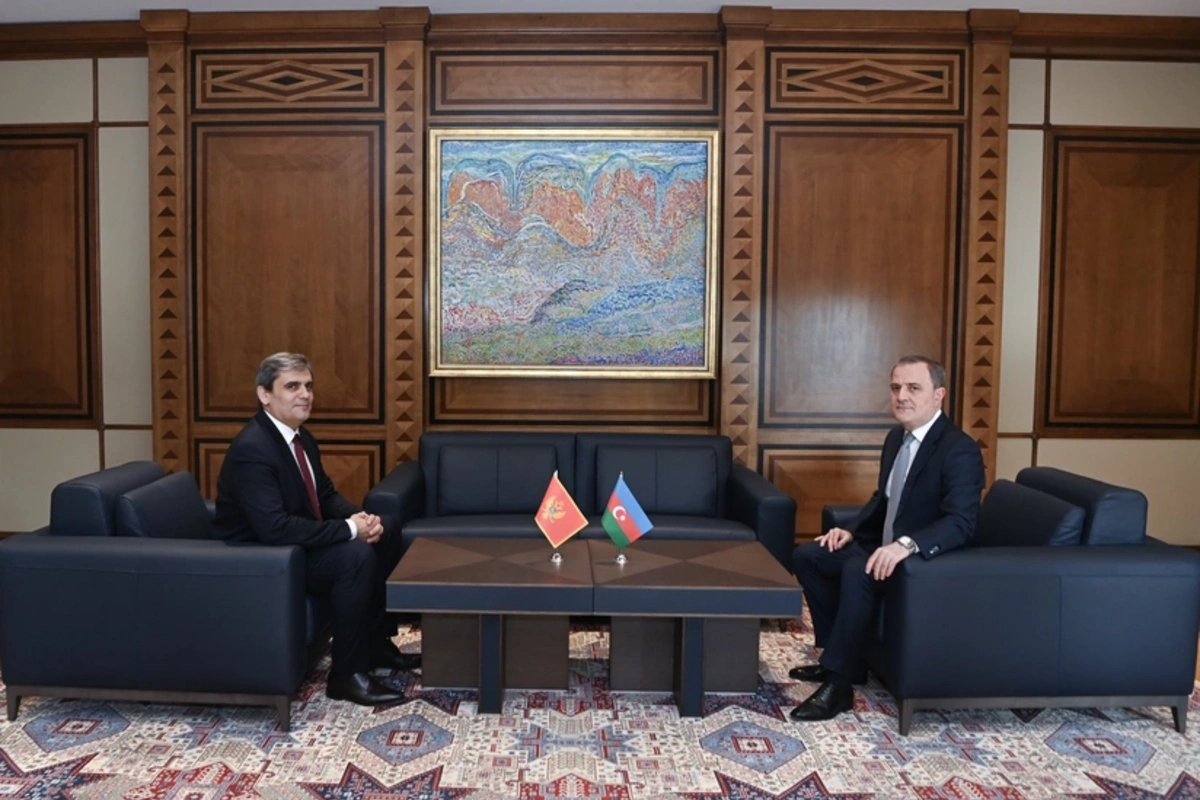 Ceyhun Bayramov monteneqrolu həmkarını Ermənistanla normallaşma prosesi barədə məlumatlandırıb