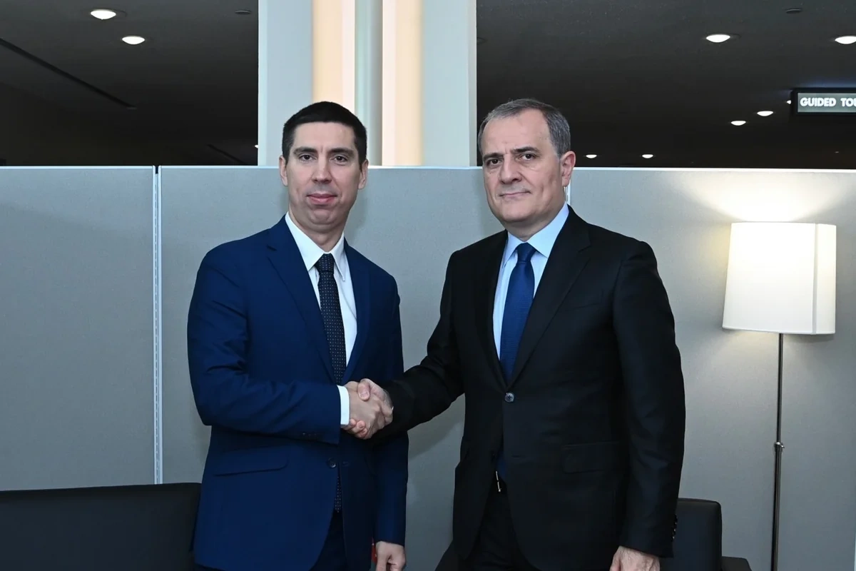 Ceyhun Bayramovla Moldovanın XİN rəhbəri görüşüb Ceyhun Bayramovla Moldovanın XİN rəhbəri görüşüb