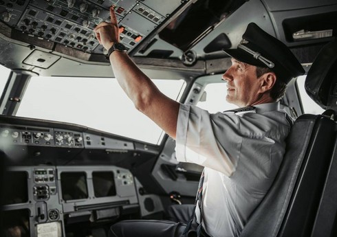 CNN: “ABŞ-də təyyarənin pilotu uçuş zamanı huşunu itirib”