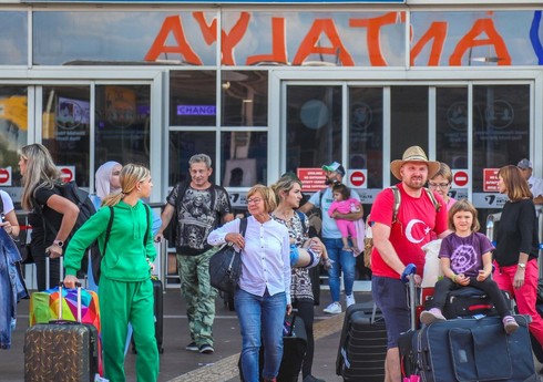 Dekabrda Antalyaya rekord sayda turist səyahət edib Dekabrda Antalyaya rekord sayda turist səyahət edib