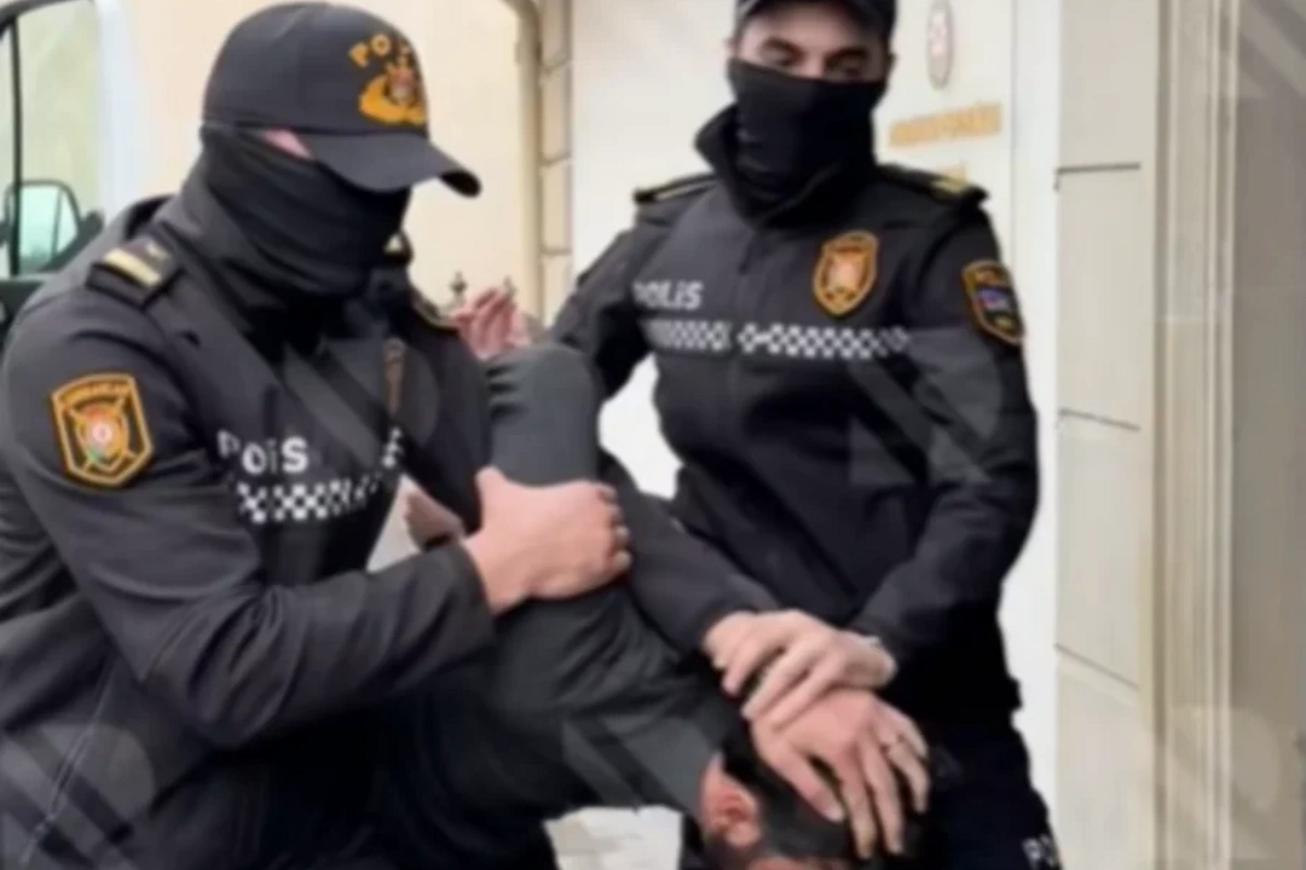 Deputat Arzuxan Əlizadənin qətldə şübhəli bilinən oğlu Əhməd məhkəməyə gətirildi