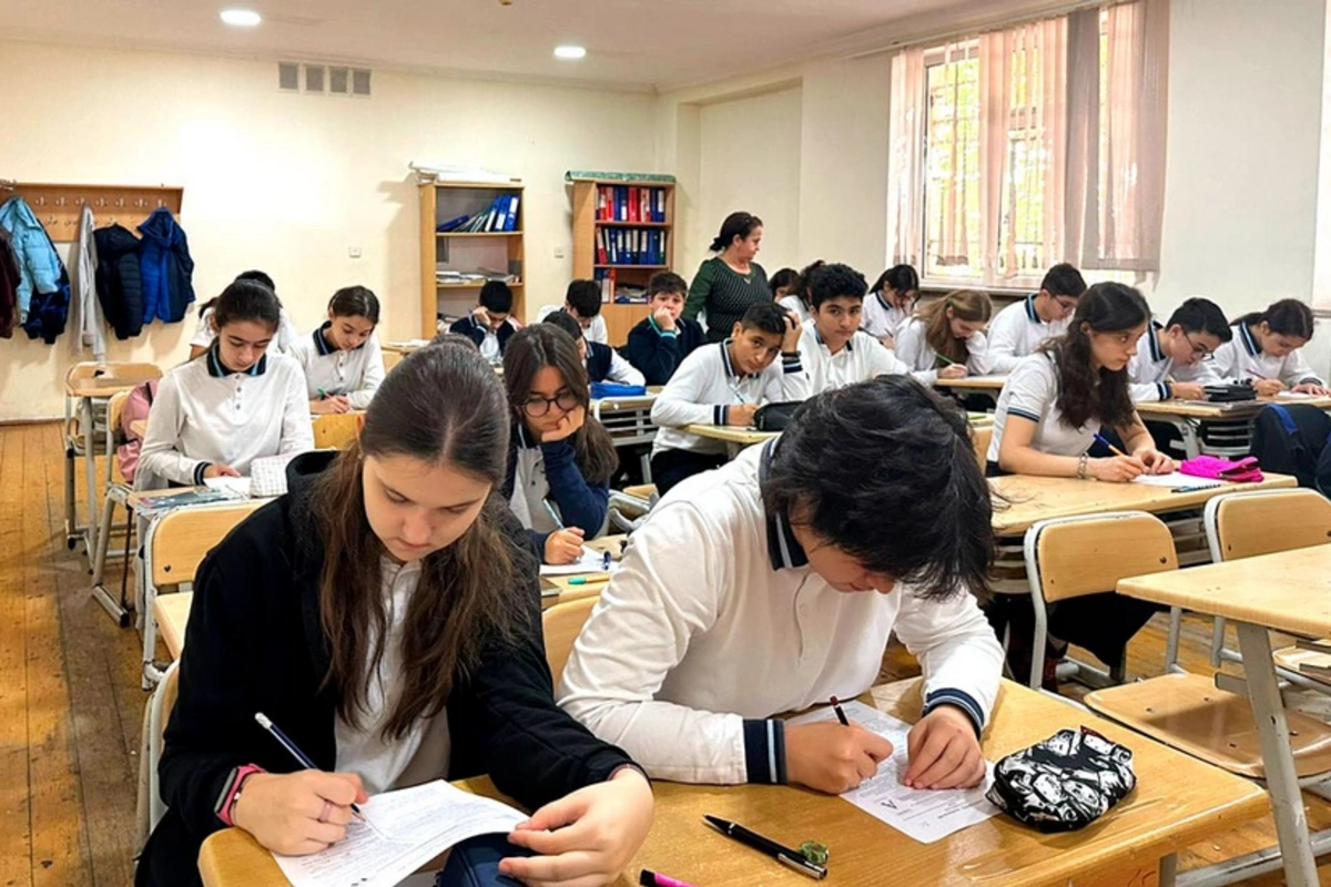 Deputat: Məktəblərdə etik ünsiyyət qaydalarının daha sərt şəkildə qorunması vacibdir Deputat: Məktəblərdə etik ünsiyyət qaydalarının daha sərt şəkildə qorunması vacibdir