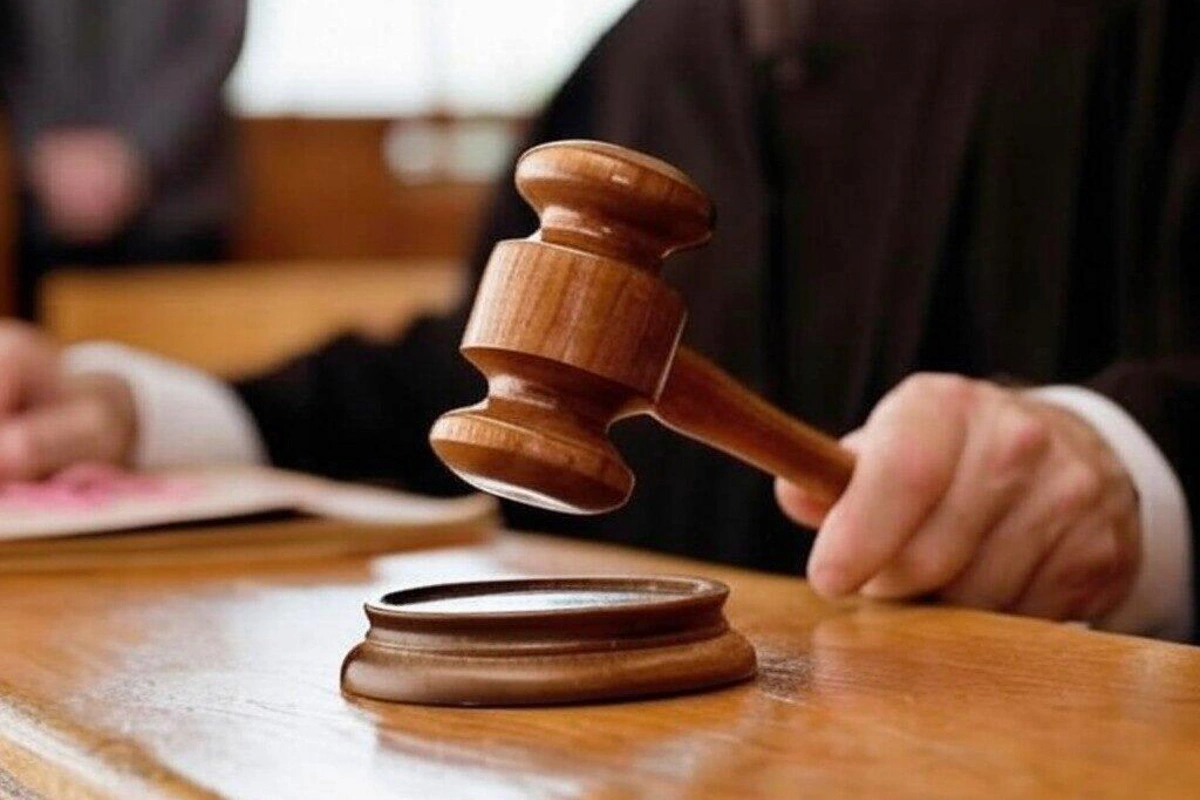 Dövlətə xəyanətdə təqsirləndirilən şəxs hakim qarşısına çıxarılıb