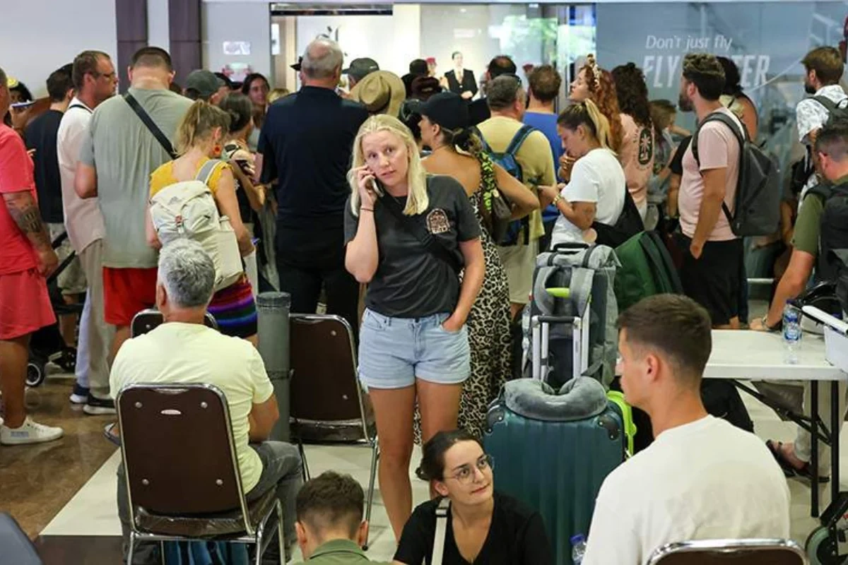 Dubay aeroportları fəaliyyətlərini qismən bərpa edir