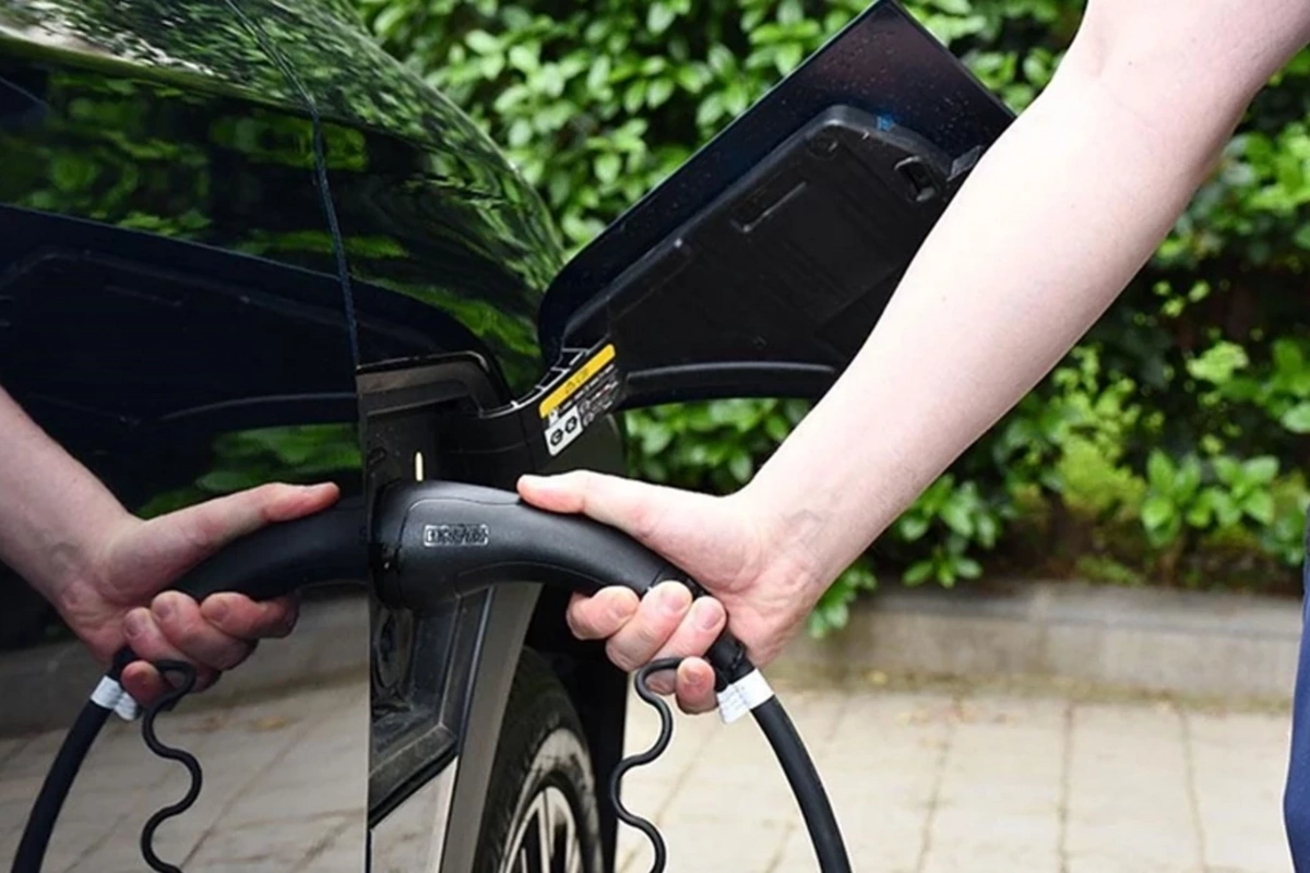 Dünyada 2025-ci ildə elektrikli avtomobil satışları rekord həddə çatdı Dünyada 2025-ci ildə elektrikli avtomobil satışları rekord həddə çatdı
