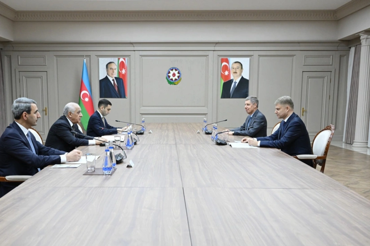 Əli Əsədov Rusiya Dəmir Yollarının baş direktoru ilə görüşüb