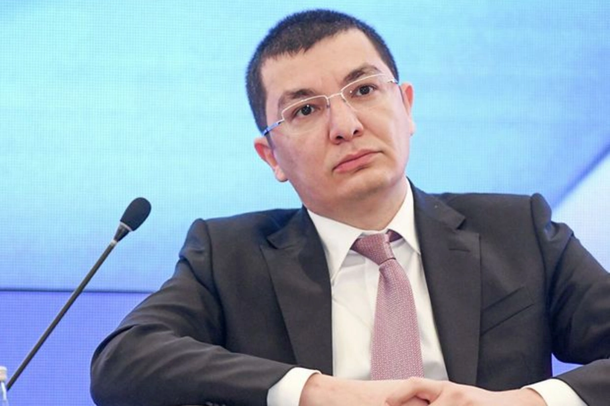 Elnur Əliyev: 
