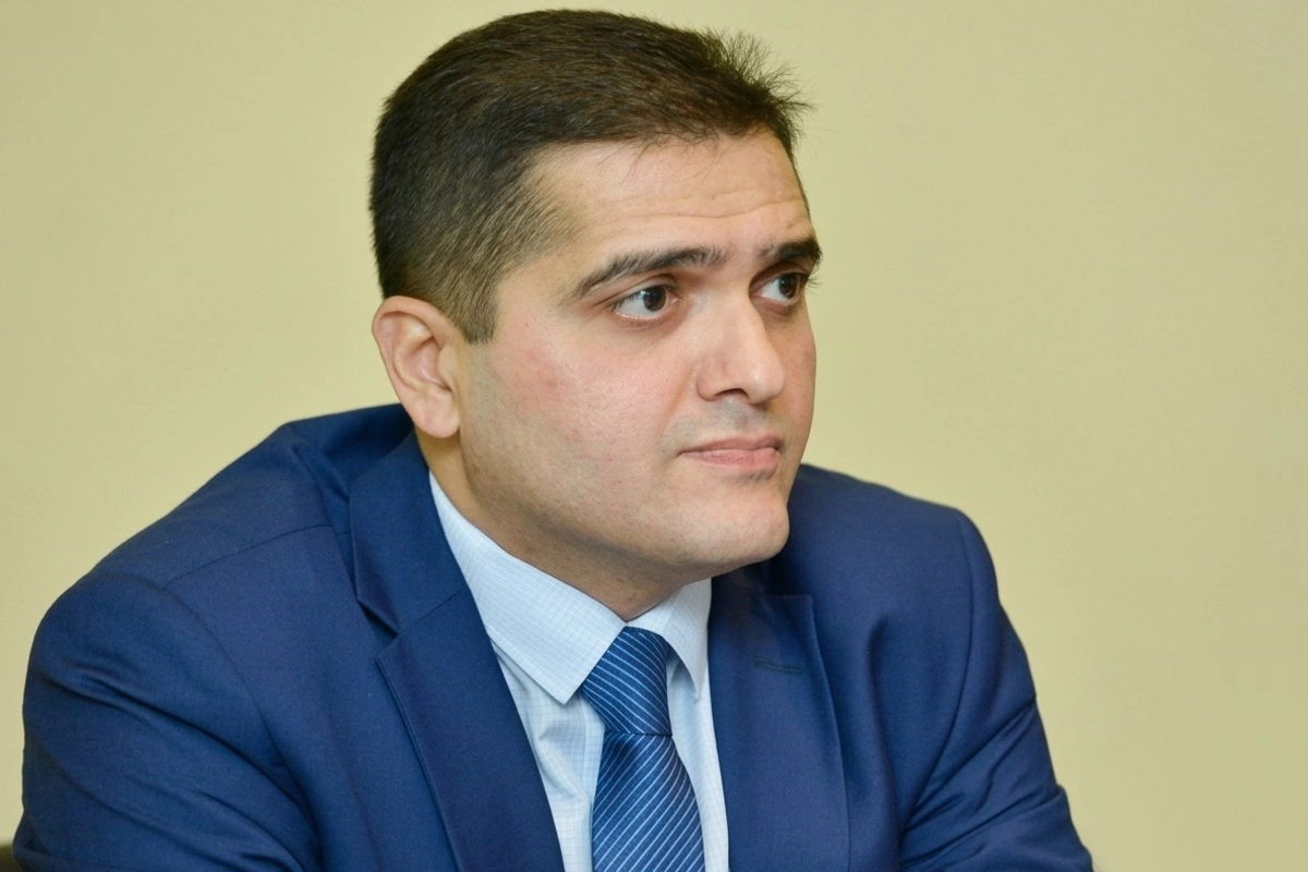 Elxan Şahinoğlu: Elxan Şahinoğlu: