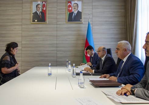 Energetika naziri vətəndaşları qəbul edib Energetika naziri vətəndaşları qəbul edib