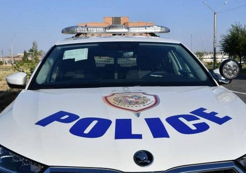 Ermənistanda polisə atəş açılıb, ölən və yaralanan var Ermənistanda polisə atəş açılıb, ölən və yaralanan var