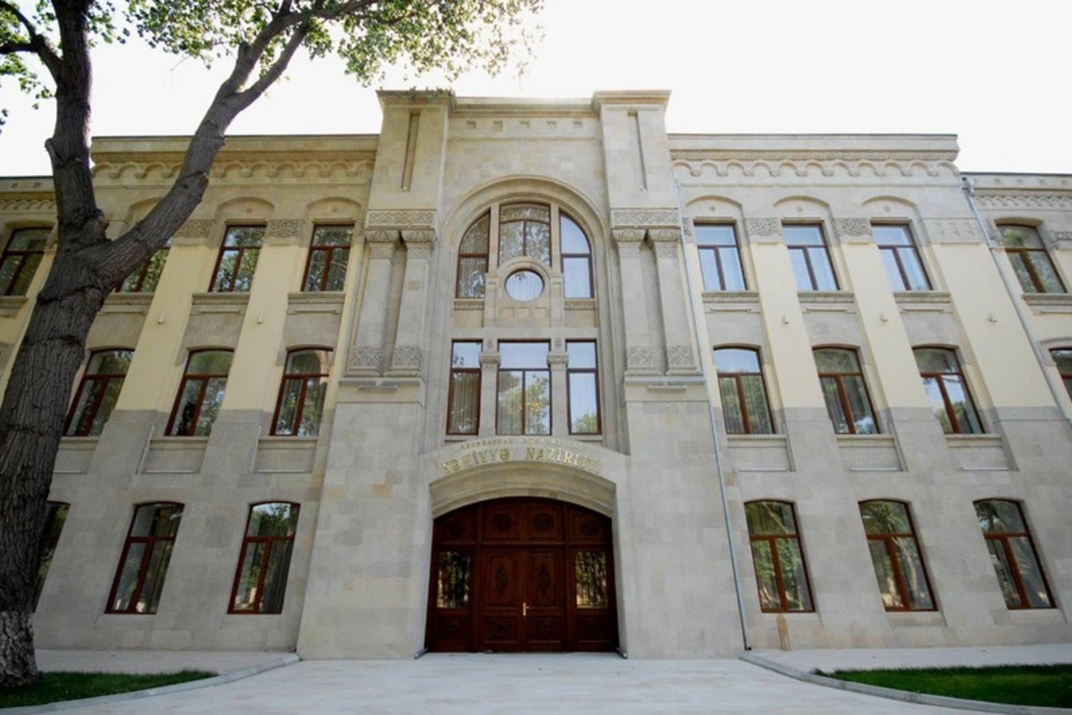 Estetik əməliyyatla bağlı yayılan görüntülərdə adı hallanan müəssisənin qanunsuz fəaliyyəti araşdırılacaq Estetik əməliyyatla bağlı yayılan görüntülərdə adı hallanan müəssisənin qanunsuz fəaliyyəti araşdırılacaq