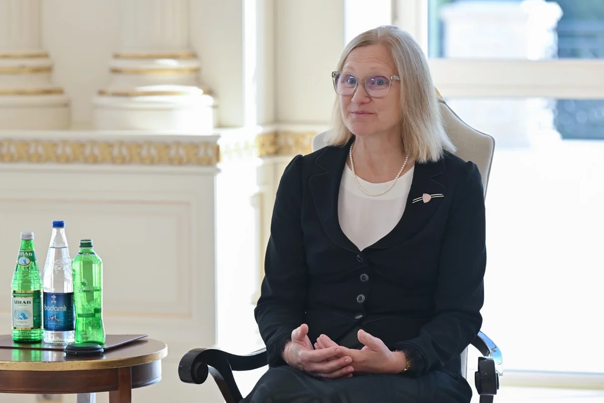 Estoniya səfiri Azərbaycanın Ukraynaya humanitar yardım etməsini yüksək qiymətləndirib Estoniya səfiri Azərbaycanın Ukraynaya humanitar yardım etməsini yüksək qiymətləndirib