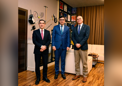 Fərid Qayıbov Dünya Badminton Federasiyasının İnkişaf direktoru ilə görüşüb Fərid Qayıbov Dünya Badminton Federasiyasının İnkişaf direktoru ilə görüşüb