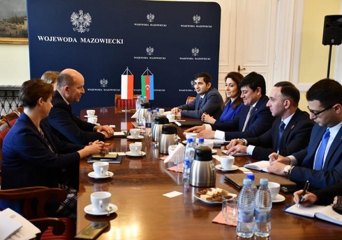 Fuad Muradov Polşanın Xaricilər Ofisinin rəhbəri və qubernatorla görüşüb Fuad Muradov Polşanın Xaricilər Ofisinin rəhbəri və qubernatorla görüşüb