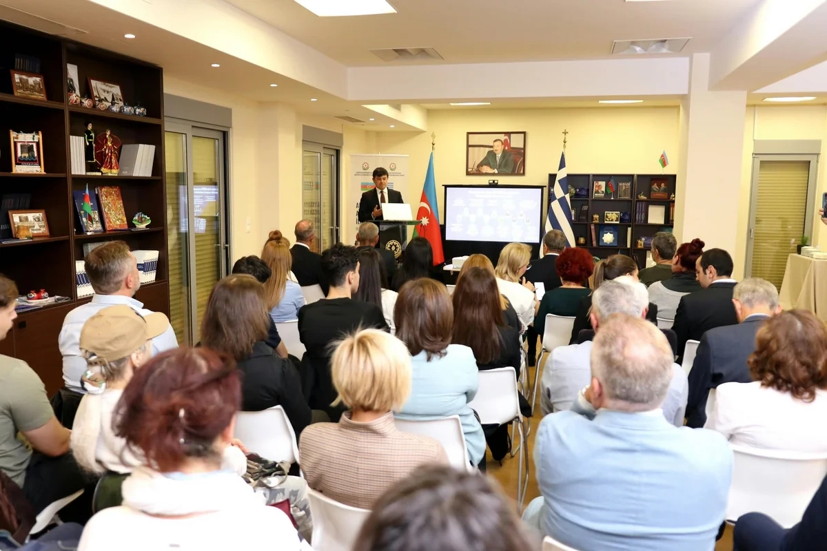 Fuad Muradov Yunanıstandakı azərbaycanlılarla diaspor fəaliyyətinin yol xəritəsini müzakirə edib