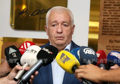 Fövqəladə hallar nazirinin müavini Bakıda partlayışın baş verdiyi əraziyə gedib Fövqəladə hallar nazirinin müavini Bakıda partlayışın baş verdiyi əraziyə gedib