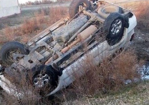 Gədəbəydə avtomobil aşıb, sürücü xəsarət alıb 