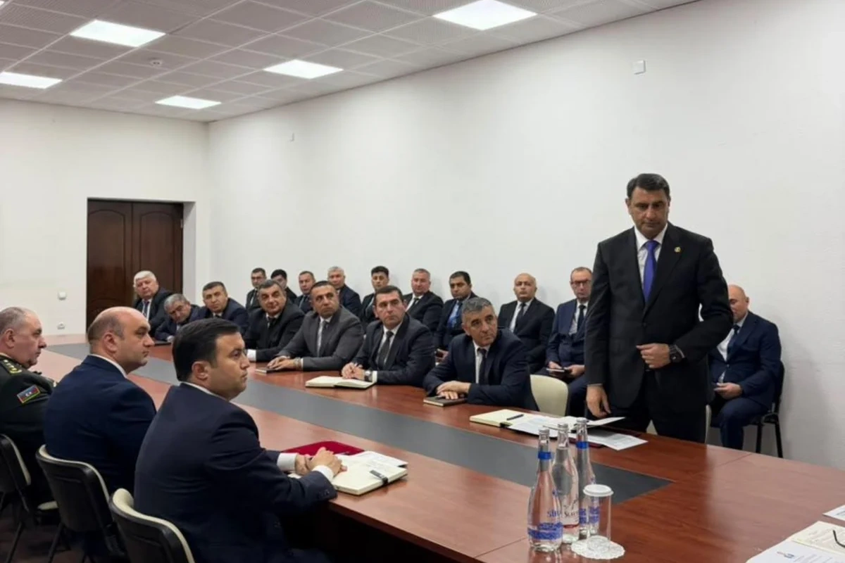 Gədəbəyin yeni icra başçısı kollektivə təqdim olunub Gədəbəyin yeni icra başçısı kollektivə təqdim olunub
