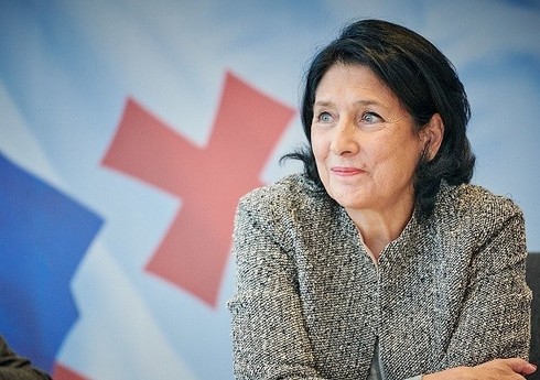 Gələn ay Gürcüstan Prezidentinin impiçmenti məsələsinə baxılacaq Gələn ay Gürcüstan Prezidentinin impiçmenti məsələsinə baxılacaq