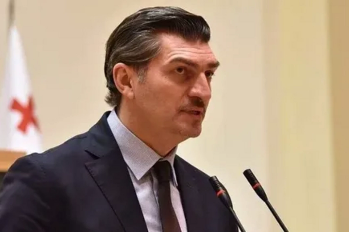 Gürcüstan Prezidenti Ulu Öndər Heydər Əliyevin məzarını ziyarət edib