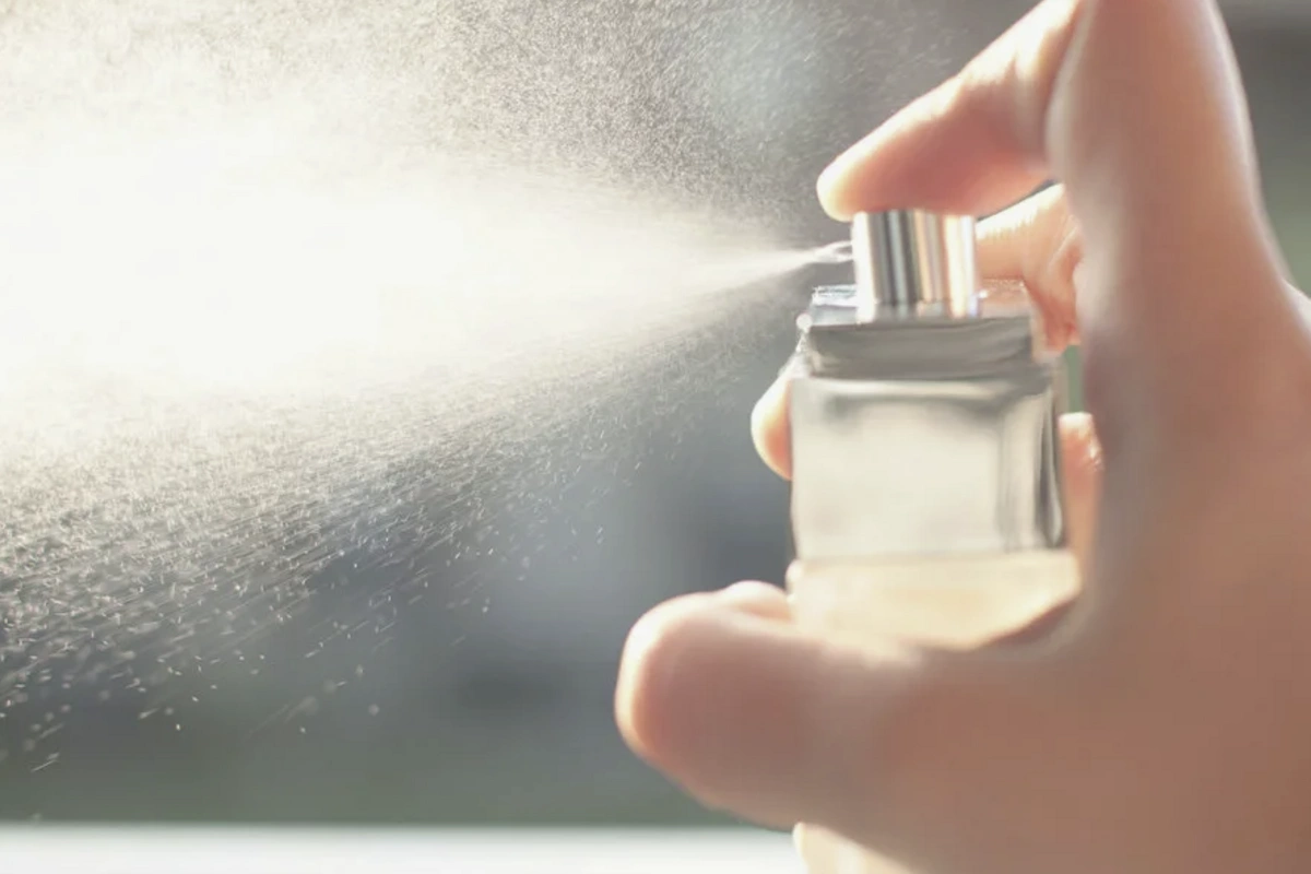 Həddindən artıq ətir qoxusunu necə aradan qaldıra bilərik? Həddindən artıq ətir qoxusunu necə aradan qaldıra bilərik?