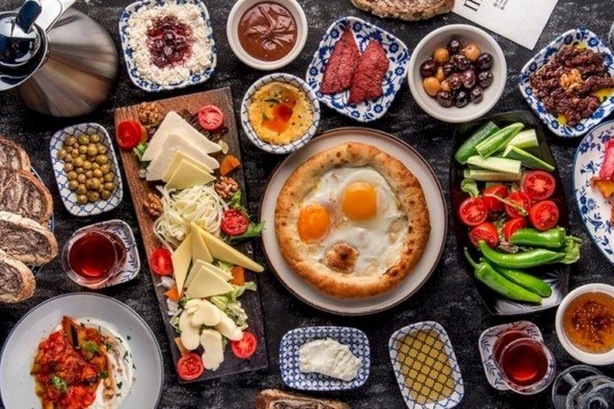 Həkim səhər yeməyində bu qidalardan uzaq durmağı tövsiyə edib