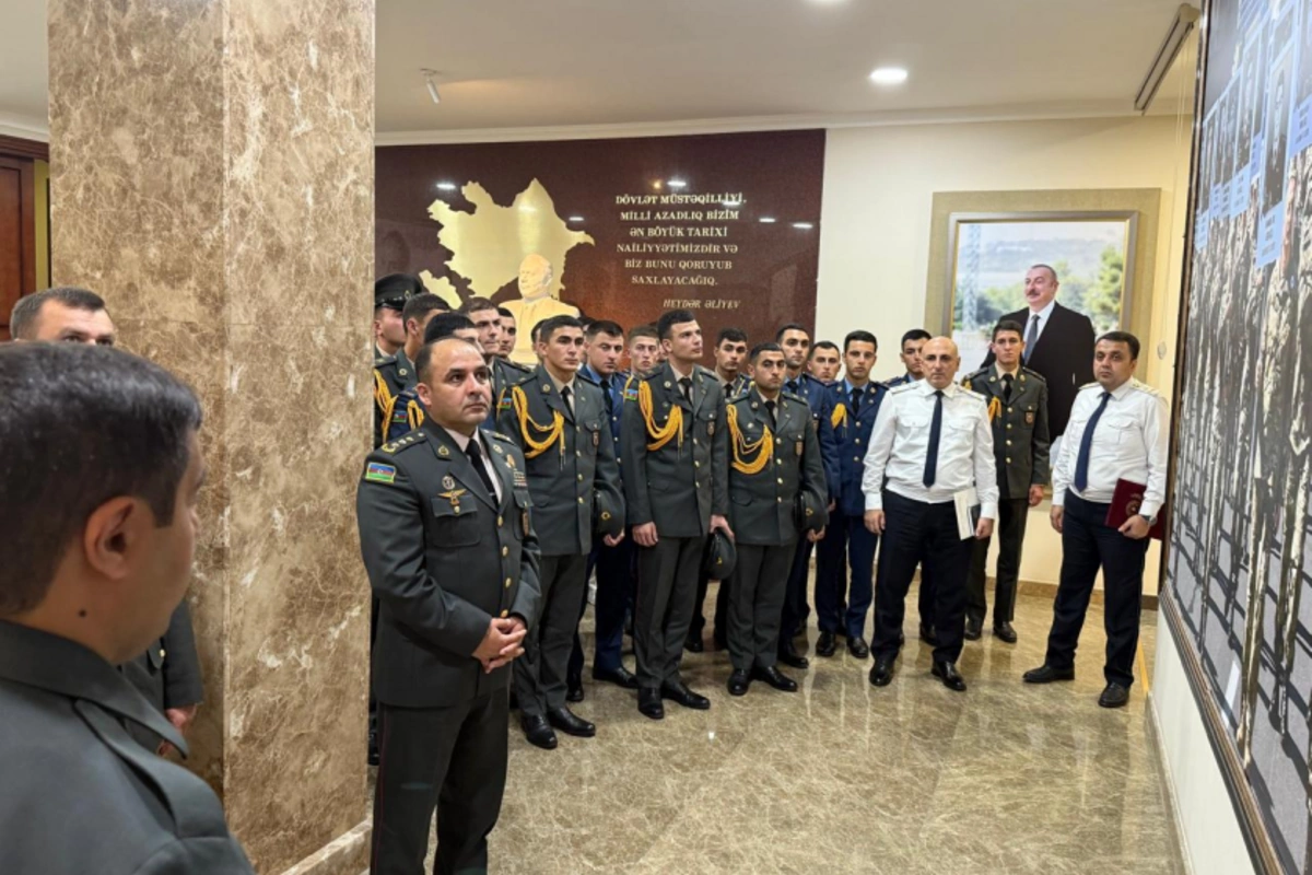 Hərbi prokuror Heydər Əliyev adına Hərbi İnstitutun kursantları ilə görüşüb Hərbi prokuror Heydər Əliyev adına Hərbi İnstitutun kursantları ilə görüşüb
