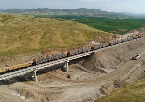 Horadiz-Ağbənd dəmir yolu xəttinin tikinti işlərinin 48 %-i tamamlanıb
