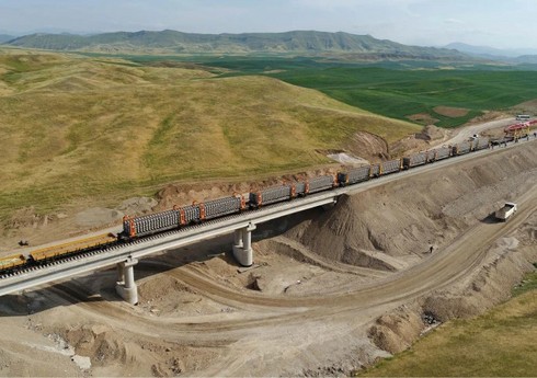 Horadiz-Ağbənd dəmir yolu xəttinin tikintisi 45 % tamamlanıb