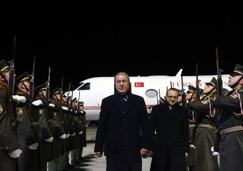 Hulusi Akar Çexiyaya gedib Hulusi Akar Çexiyaya gedib