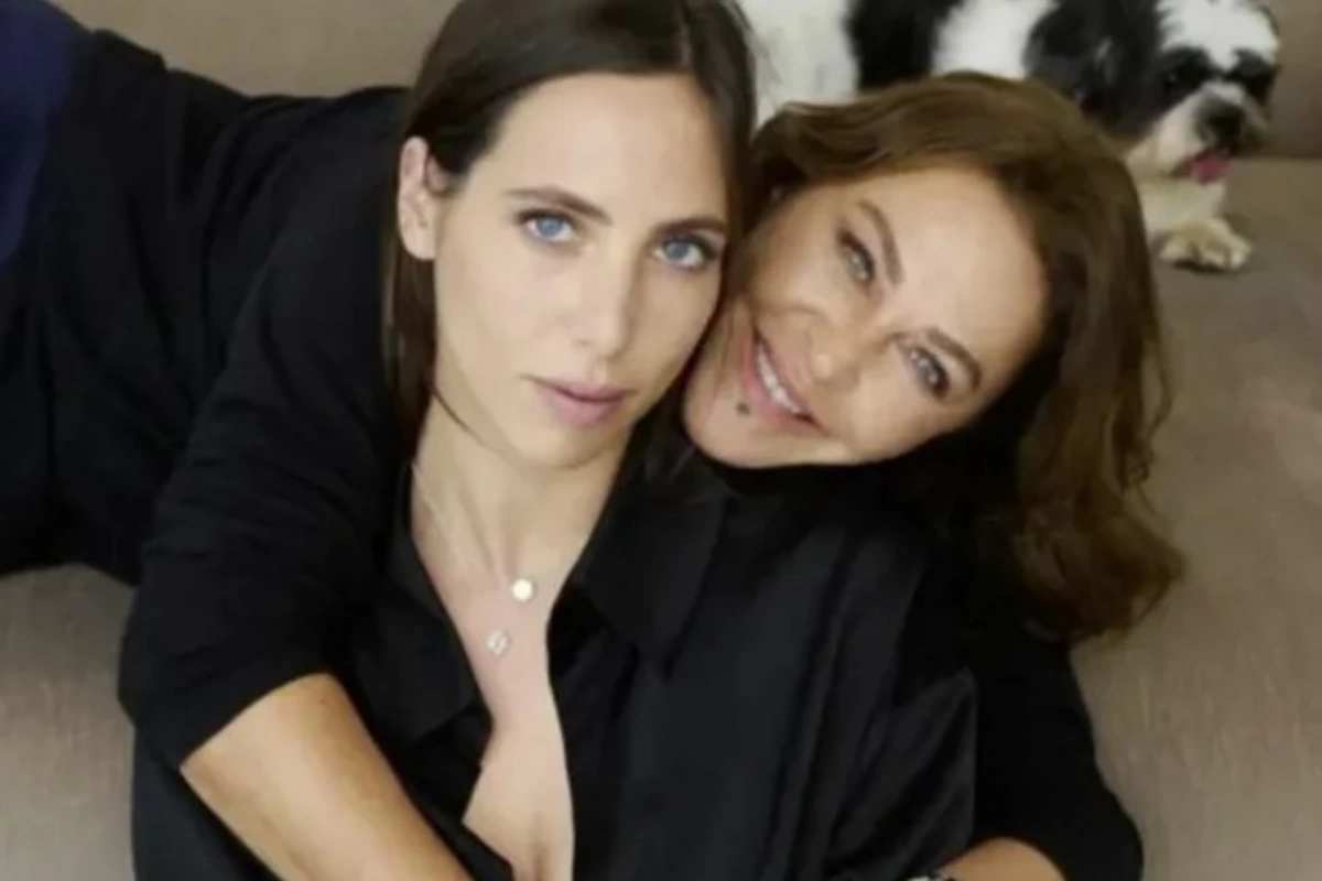 Hülya Avşar: 