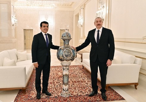 ICESCO-nun Baş direktoru Azərbaycan Prezidentinə zəng edib ICESCO-nun Baş direktoru Azərbaycan Prezidentinə zəng edib