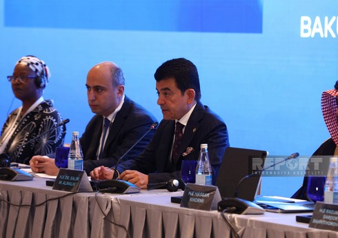 ICESCO-nun Baş katibi: Rəqəmsal cihazlar şagirdlərin fikirlərini yayındırır ICESCO-nun Baş katibi: Rəqəmsal cihazlar şagirdlərin fikirlərini yayındırır