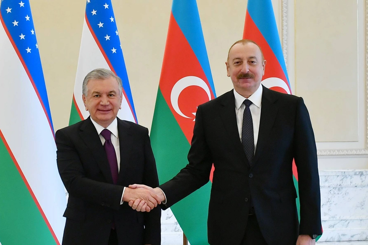 İlham Əliyev Şavkat Mirziyoyevi doğum günü münasibətilə təbrik edib