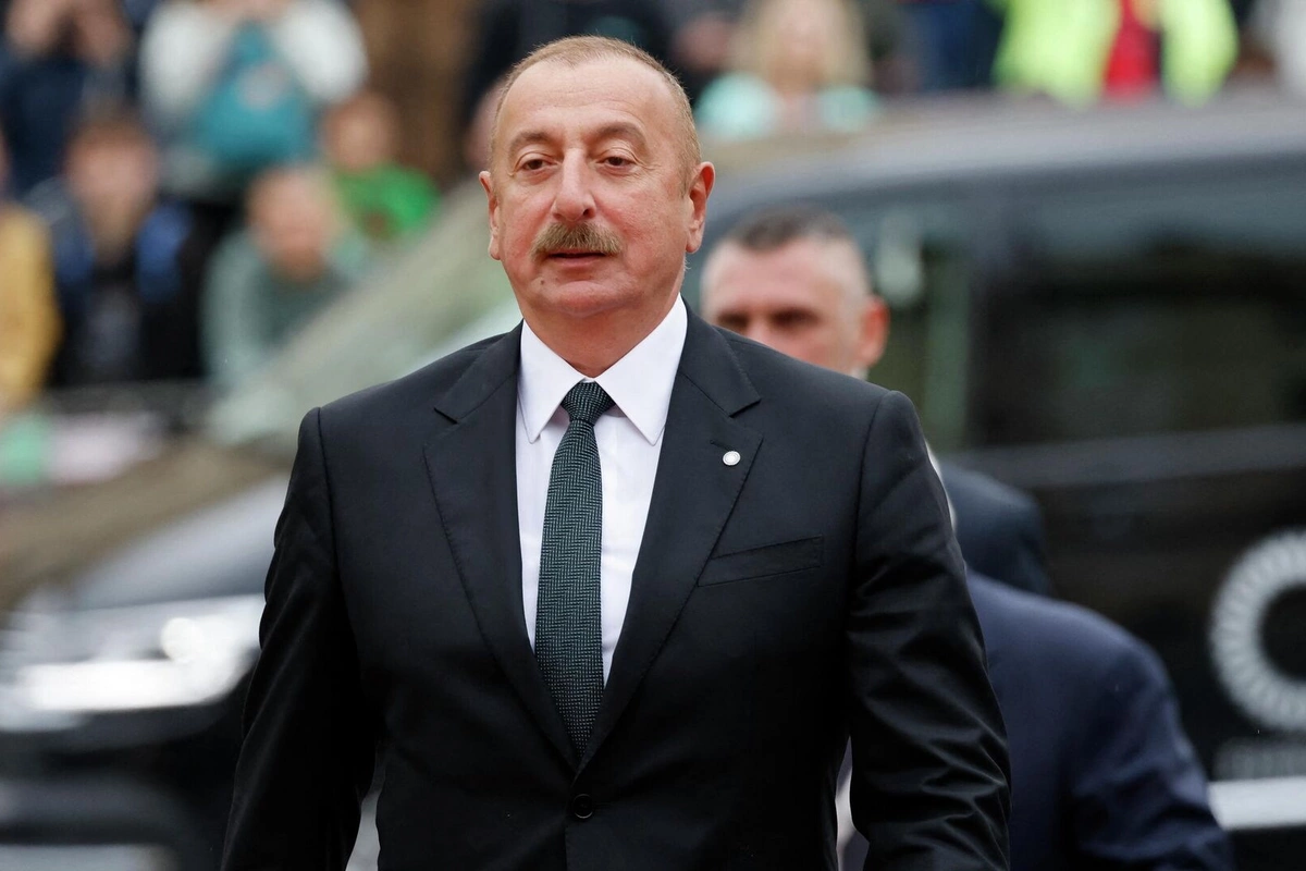 İlham Əliyev sosial şəbəkə hesablarında Dövlət Suverenliyi Günü ilə bağlı paylaşım edib İlham Əliyev sosial şəbəkə hesablarında Dövlət Suverenliyi Günü ilə bağlı paylaşım edib