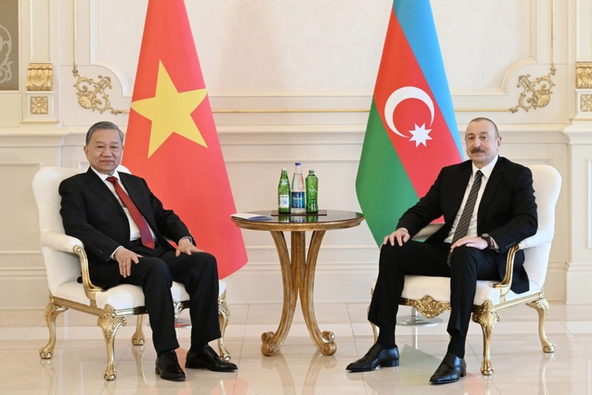 İlham Əliyev və To Lam mətbuata birgə bəyanatla çıxış edirlər