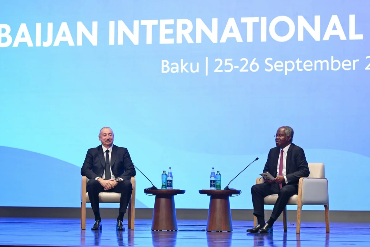 İlham Əliyev: Xarici borcumuz çox aşağı səviyyədədir, biz onu bir gündə sıfırlaya bilərik İlham Əliyev: Xarici borcumuz çox aşağı səviyyədədir, biz onu bir gündə sıfırlaya bilərik
