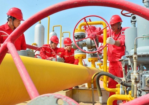 Çinin neft və qaz hasilatı ilk dəfə ildə 400 milyon tonu keçib Çinin neft və qaz hasilatı ilk dəfə ildə 400 milyon tonu keçib