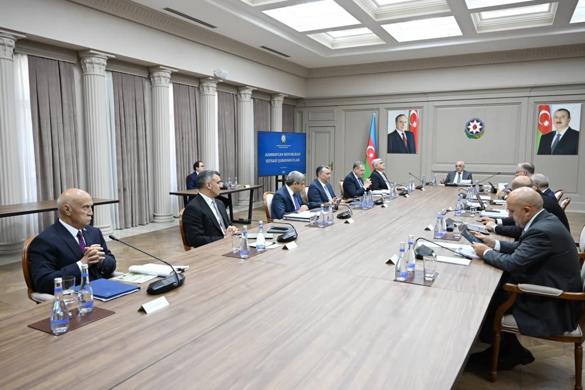 İqtisadi Şuranın iclası keçirildi: Qurumlara tapşırıqlar verildi